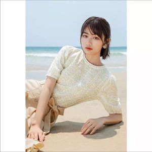 Inman short sleeve yellow floral Blouse size M fits small